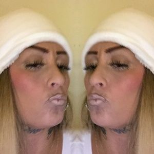 Meet your Posher, Nessa